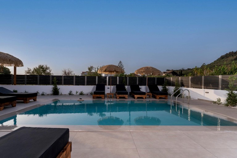 Vacation Rentals (Greece, --, --)