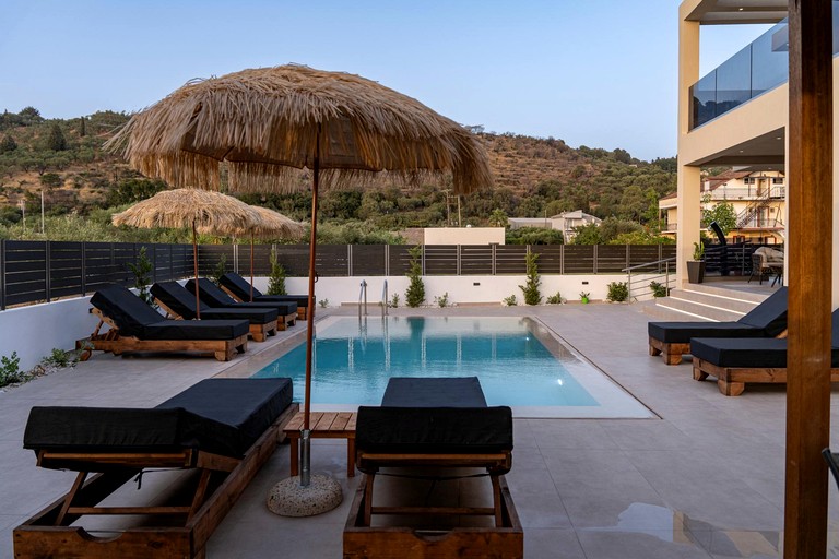 Vacation Rentals (Greece, --, --)