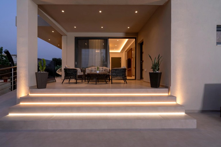 Vacation Rentals (Greece, --, --)