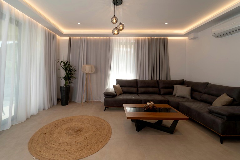 Vacation Rentals (Greece, --, --)