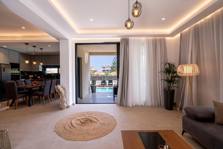 Vacation Rentals (Greece, --, --)