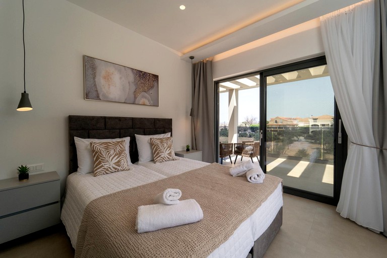 Vacation Rentals (Greece, --, --)