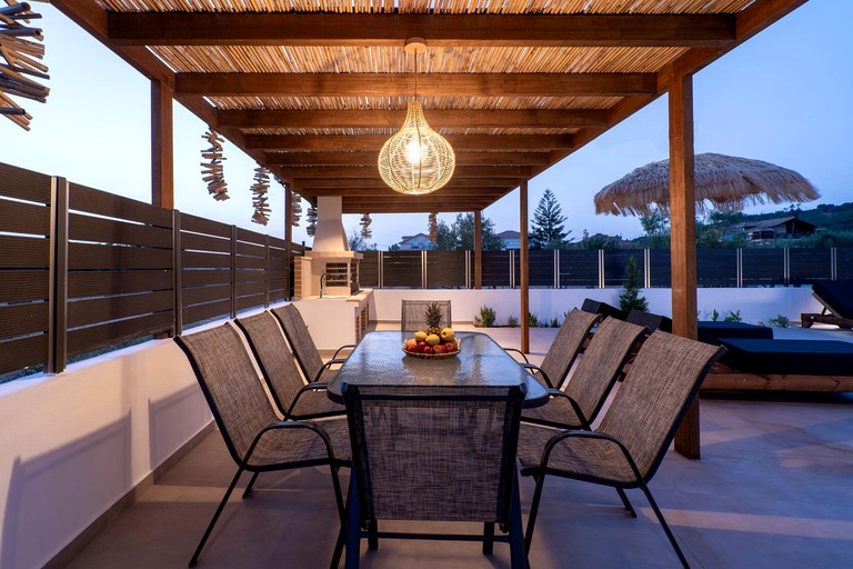 Vacation Rentals (Greece, --, --)