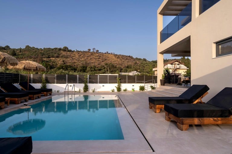 Vacation Rentals (Greece, --, --)