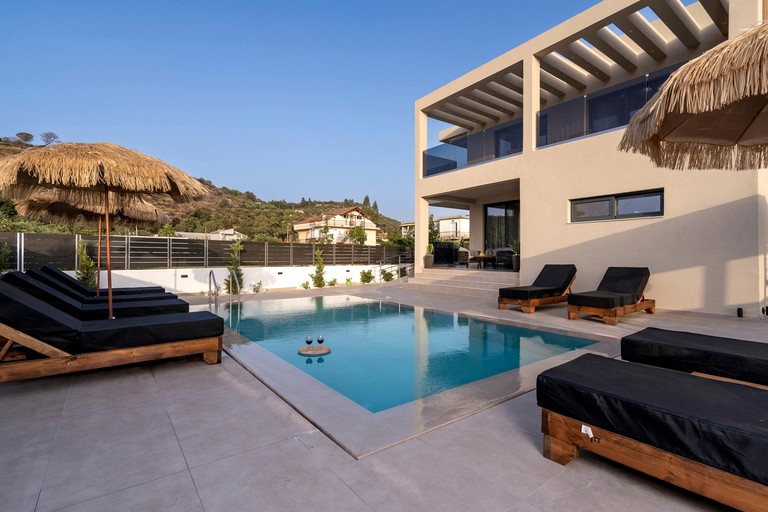 Vacation Rentals (Greece, --, --)