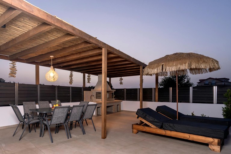 Vacation Rentals (Greece, --, --)