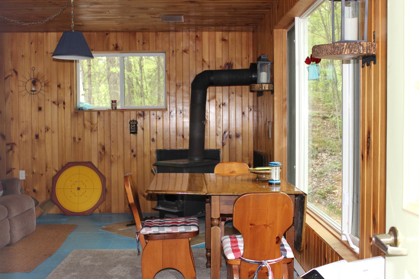 All Season Secluded Cabin Rental in the Woods near Peterborough in Ontario