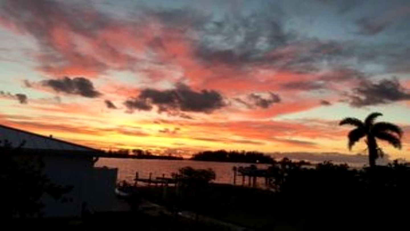 Waterfront Cottage Rental with a Heated Pool on the Indian River in Florida