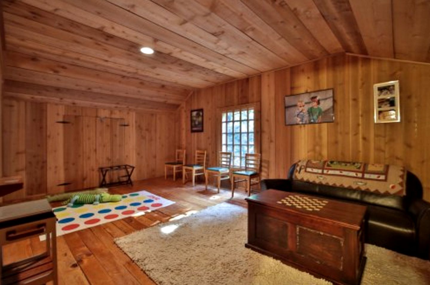 Spacious Luxury Cabin Rental for Group Mountain Retreat near Leavenworth