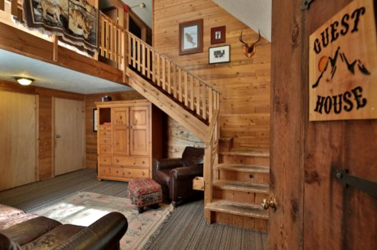Spacious Luxury Cabin Rental for Group Mountain Retreat near Leavenworth