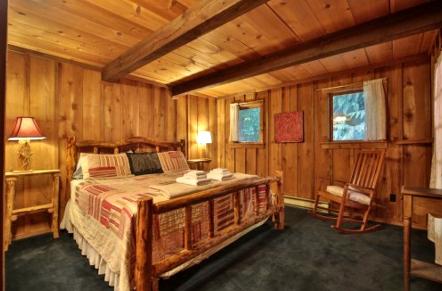 Spacious Luxury Cabin Rental for Group Mountain Retreat near Leavenworth
