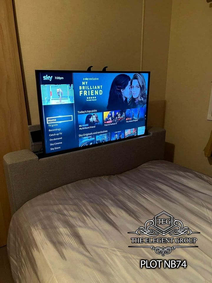 Comfortable Accessible Caravan Escape with Smart TVs & Modern Amenities in Lincolnshire, United Kingdom