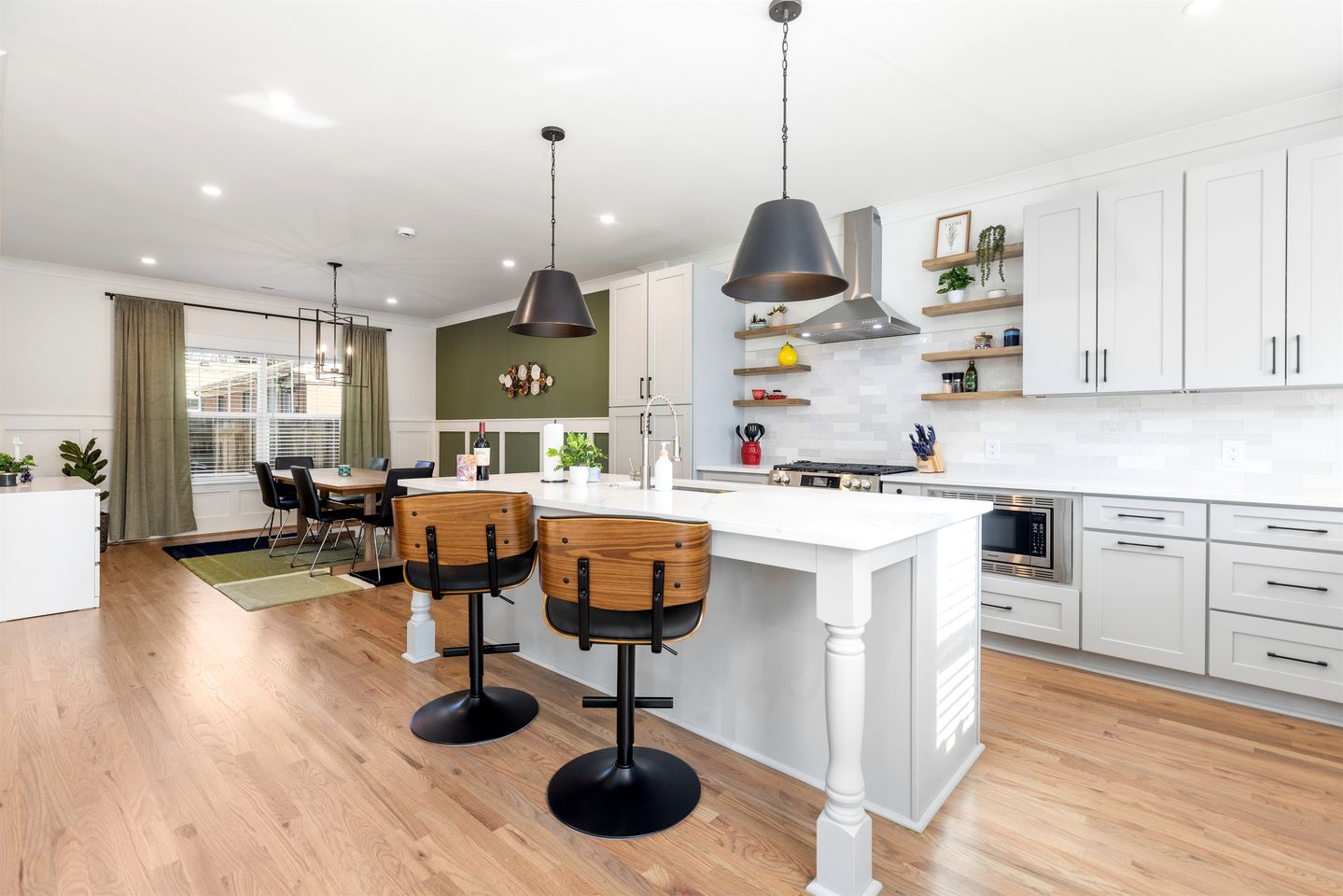 Vibrant Urban Vacation Rental Oasis near Catawba River in North Carolina
