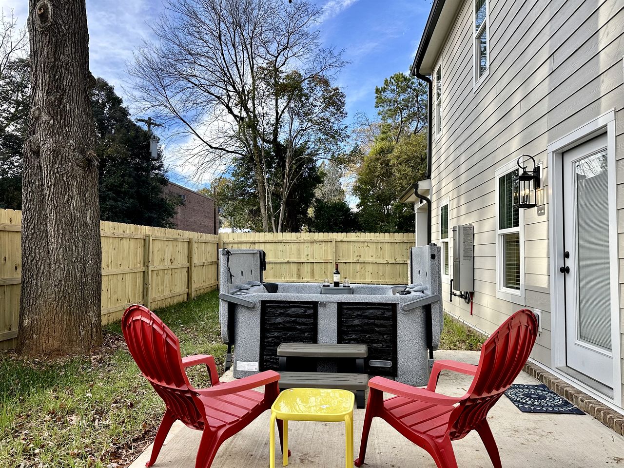 Vibrant Urban Vacation Rental Oasis near Catawba River in North Carolina