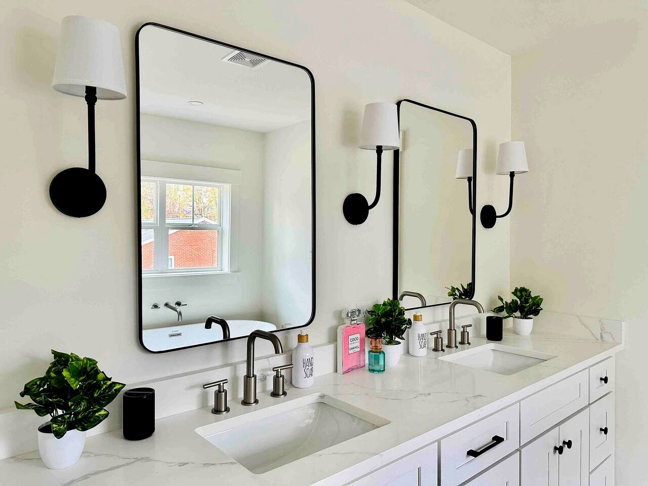 Vibrant Urban Vacation Rental Oasis near Catawba River in North Carolina