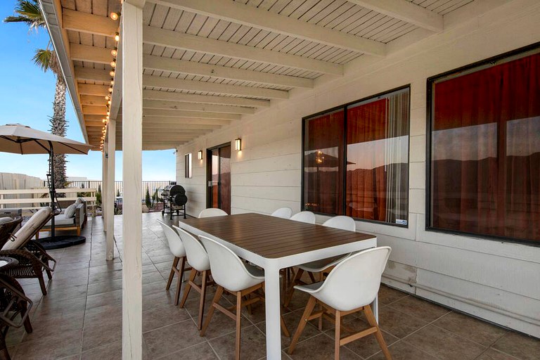 RU Disco House The 70s Experience, Vacation Rentals, Yucca Valley