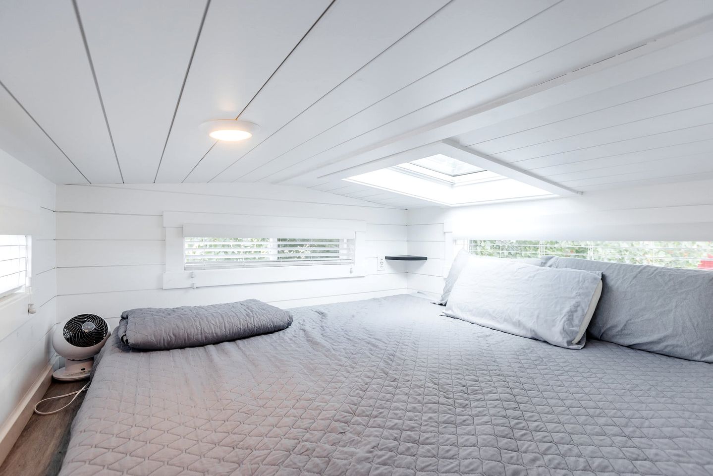 Discover Red Mountain Beauty: Spacious Tiny House in Apple Valley, Utah