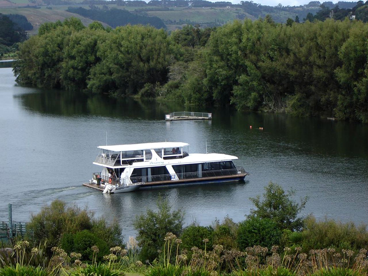 Floating Luxury Getaway on the Peaceful Waikato River of New Zealand