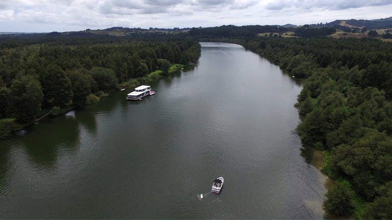 Boats & Floating Homes (Tuakau, North Island, New Zealand)