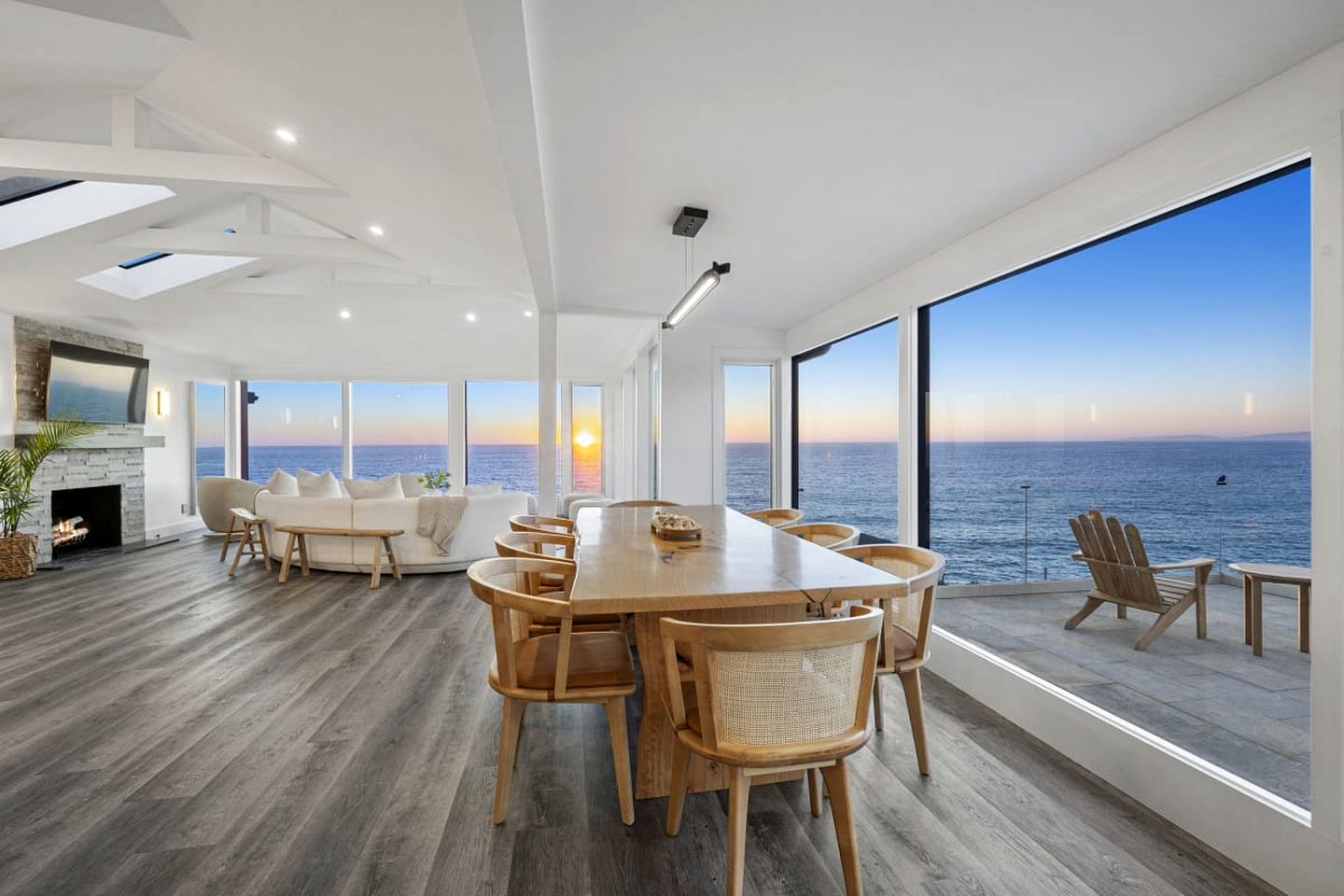 Luxury Oceanfront Estate with Hot Tub & Gardens near San Francisco in Montara, California