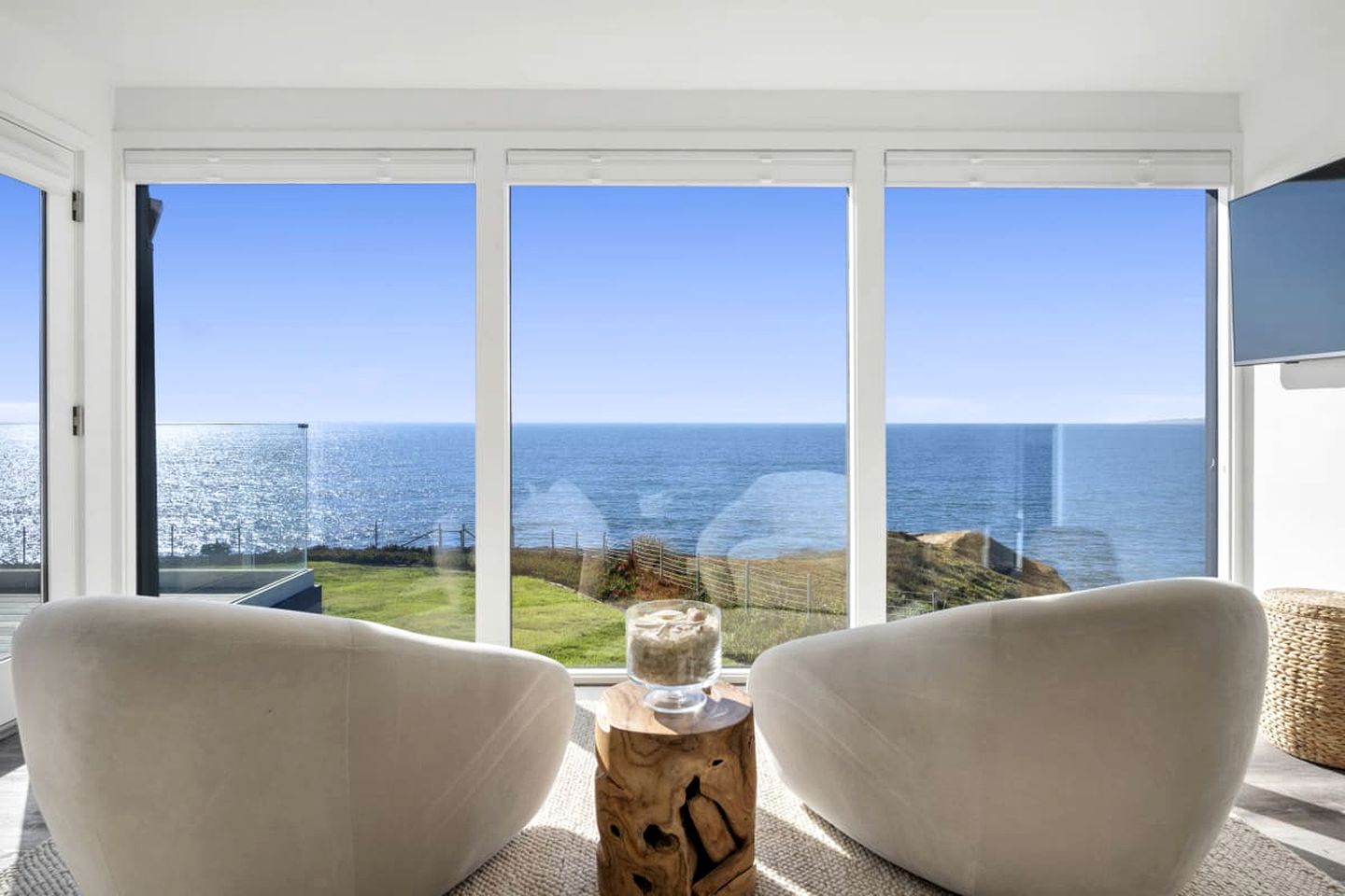 Luxury Oceanfront Estate with Hot Tub & Gardens near San Francisco in Montara, California