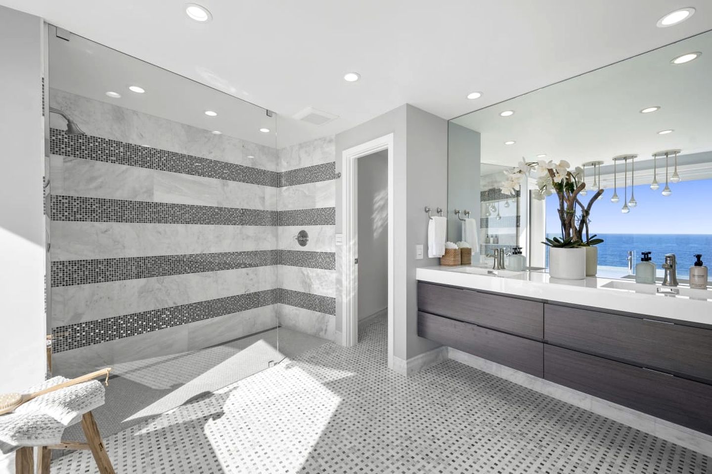 Luxury Oceanfront Estate with Hot Tub & Gardens near San Francisco in Montara, California