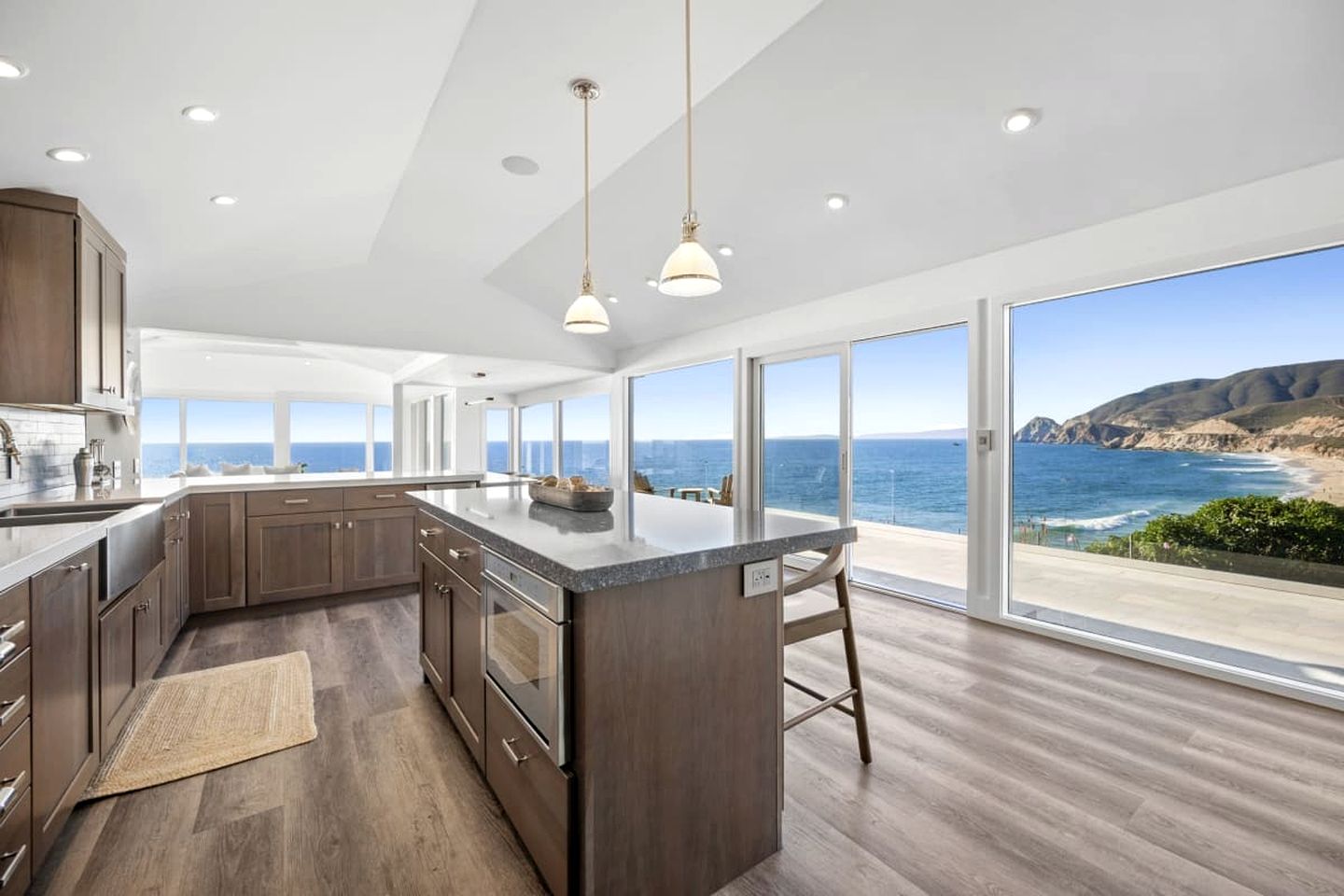 Luxury Oceanfront Estate with Hot Tub & Gardens near San Francisco in Montara, California