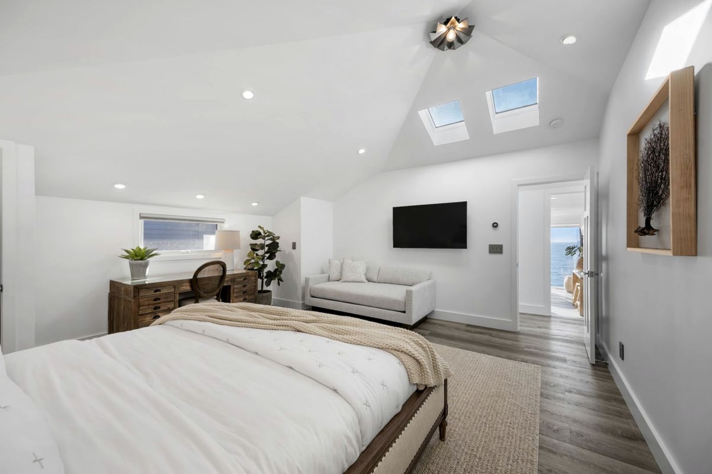 Luxury Oceanfront Estate with Hot Tub & Gardens near San Francisco in Montara, California