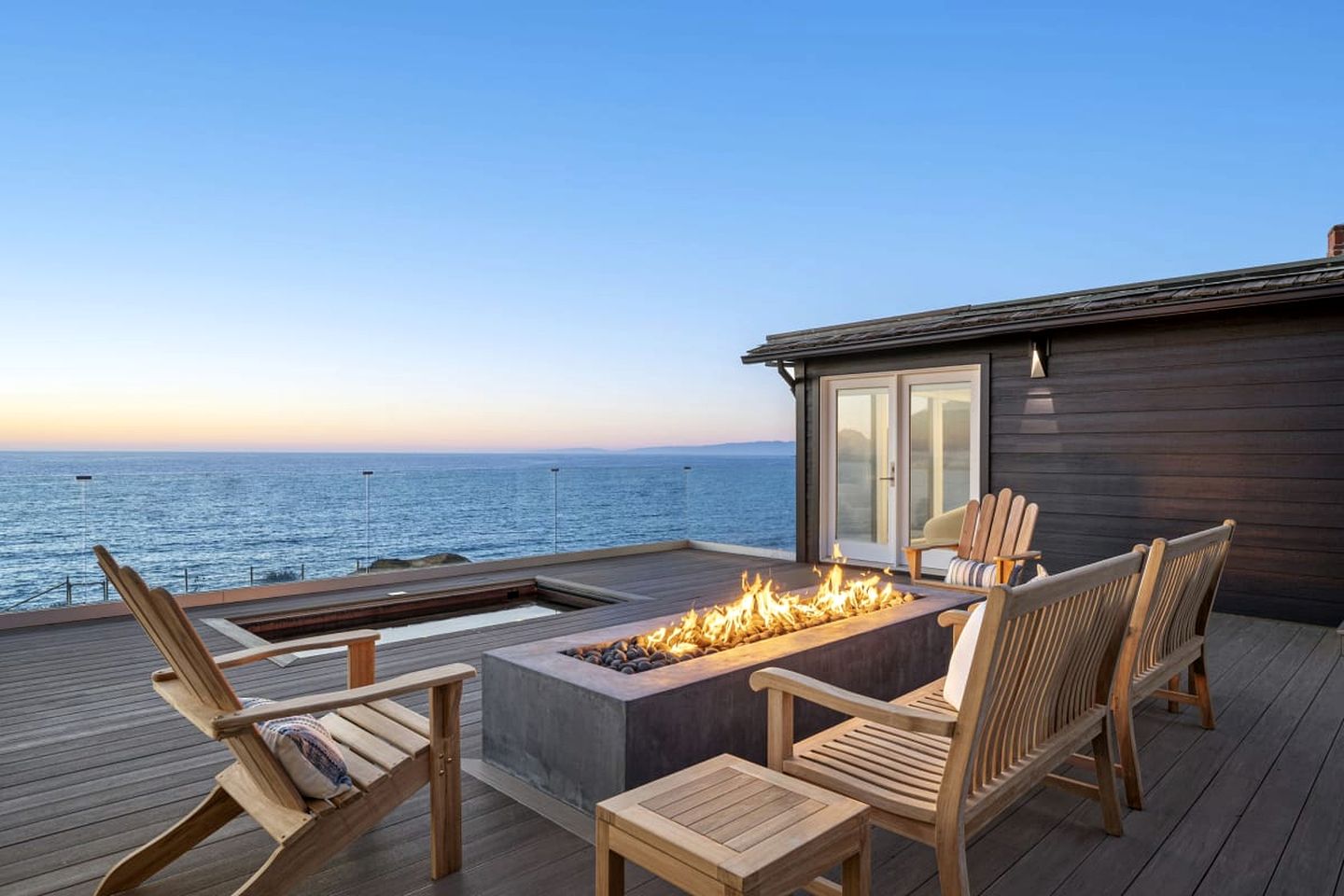 Luxury Oceanfront Estate with Hot Tub & Gardens near San Francisco in Montara, California