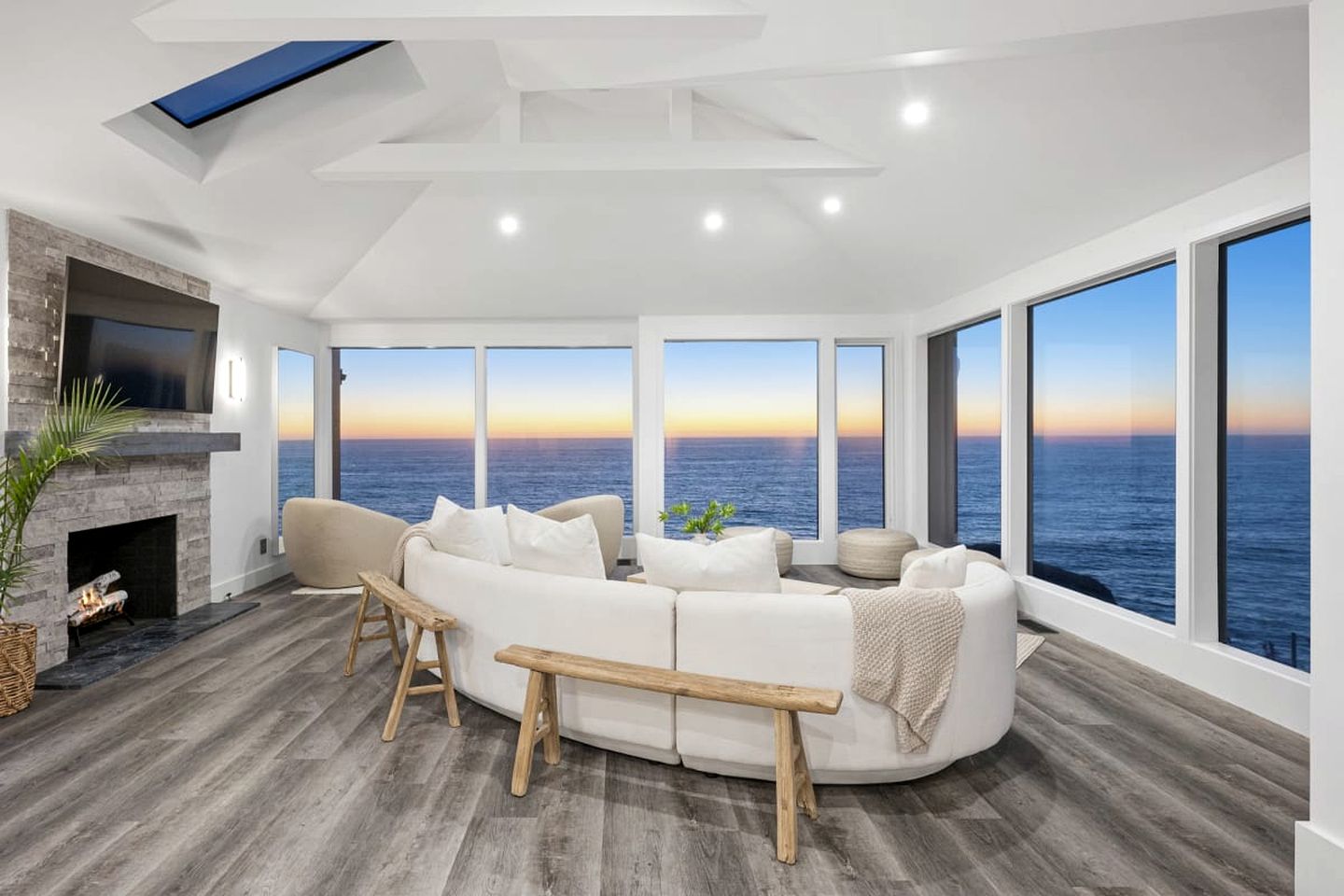 Luxury Oceanfront Estate with Hot Tub & Gardens near San Francisco in Montara, California