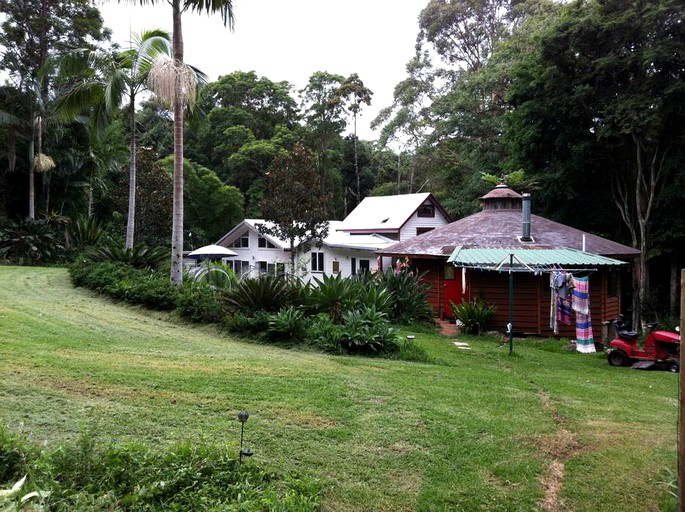 Yurts (Lismore, New South Wales, Australia)