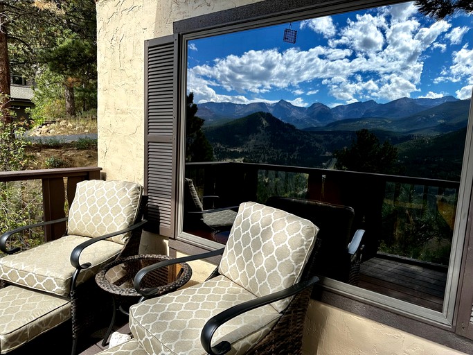 Floating Homes (United States of America, Estes Park, Colorado)