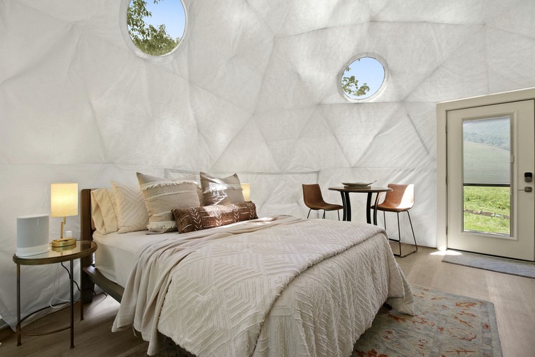 Domes (United States of America, Creston, North Carolina)