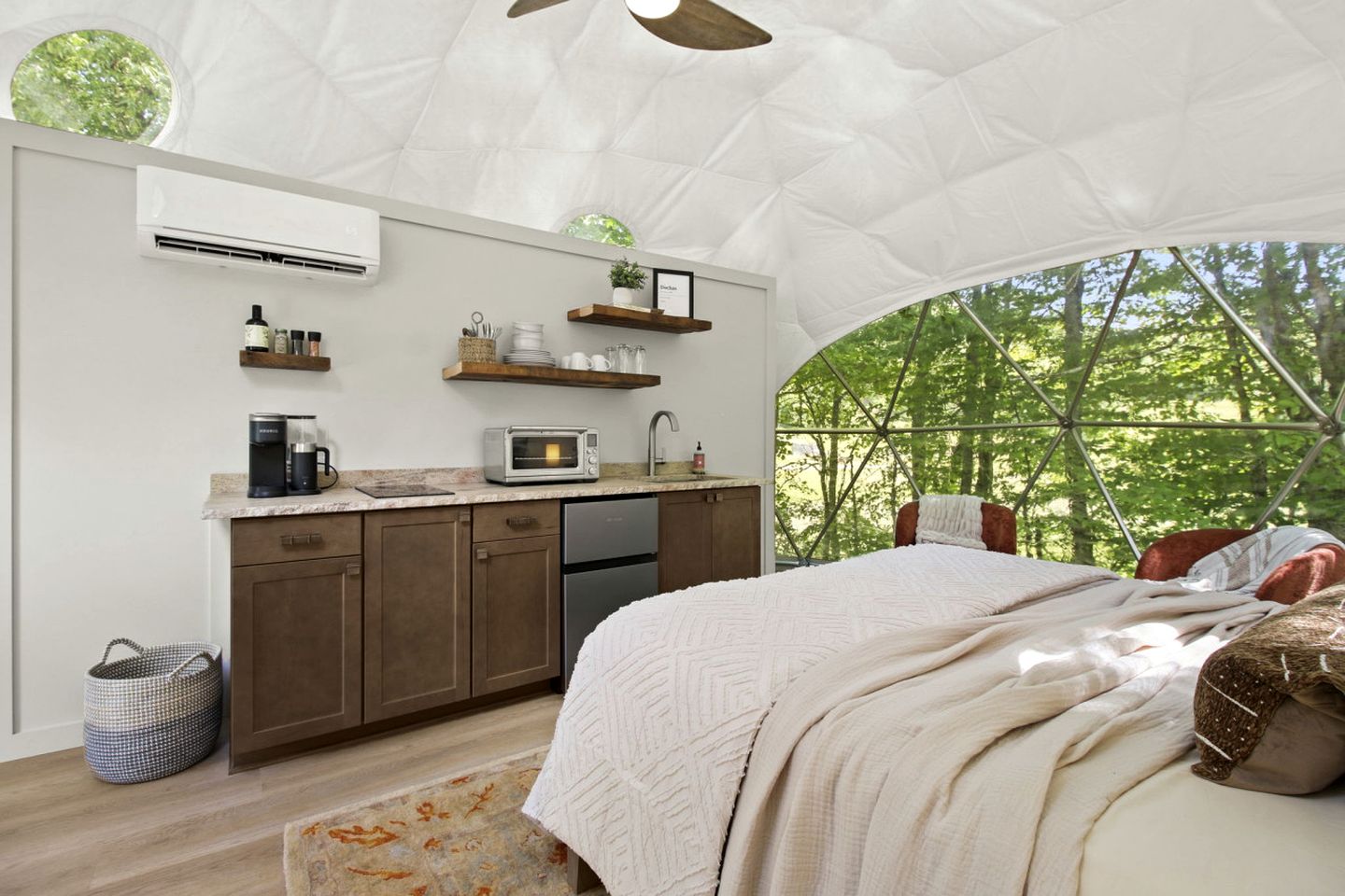 Gorgeous Dome with Breathtaking Landscape Views in North Carolina