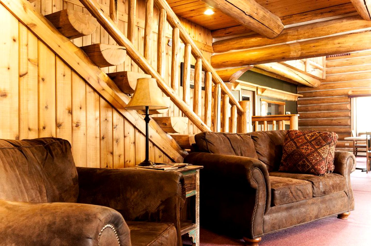 Spacious Vacation Suite in Log Cabin Lodge in Boundary County, Northern Idaho