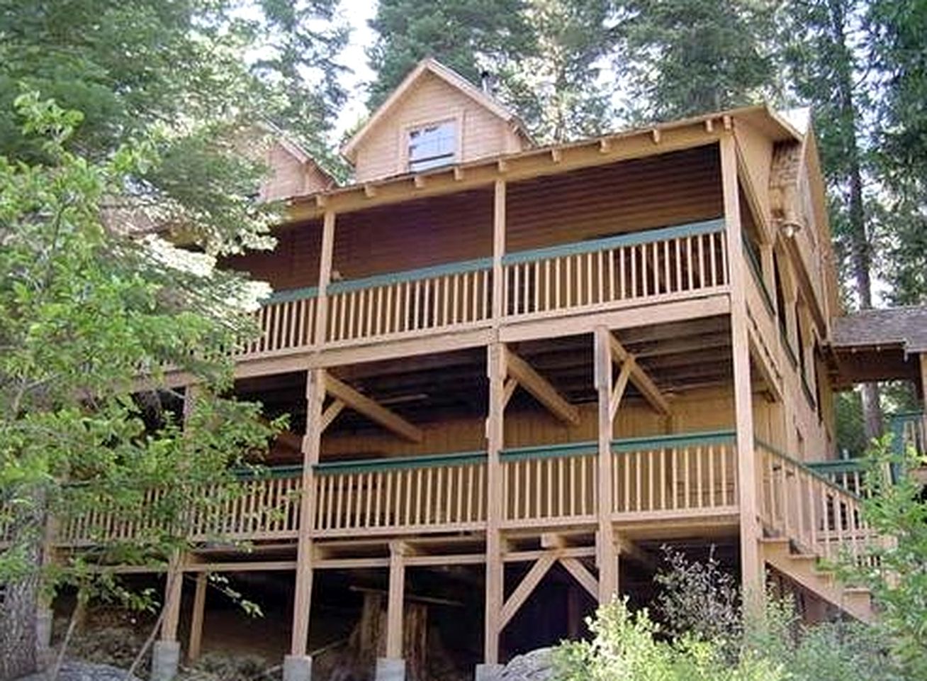 Spacious Riverfront Cabin Rental Perfect for Large Groups near Sonora, California