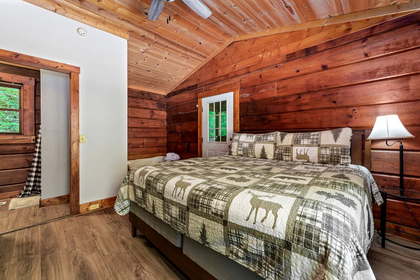 Dog-Friendly Cabin with Indoor Jacuzzi in Sevierville, Tennessee