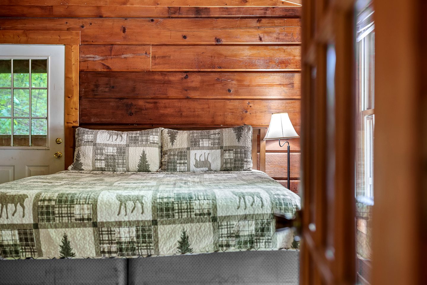 Dog-Friendly Cabin with Indoor Jacuzzi in Sevierville, Tennessee