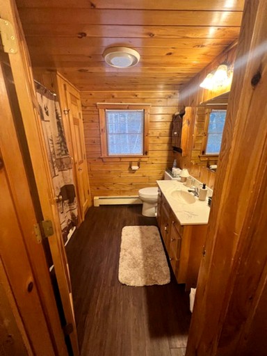 Cabins (United States of America, Beaver Cove, Maine)