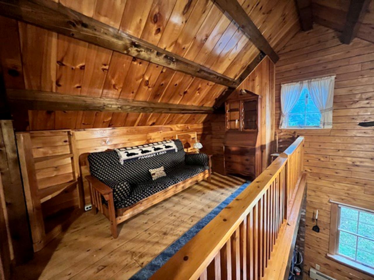 Dog-Friendly Cabin Near the Lake with Kayaks in Maine