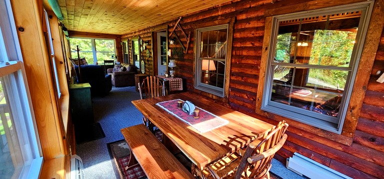 Cabins (United States of America, Beaver Cove, Maine)