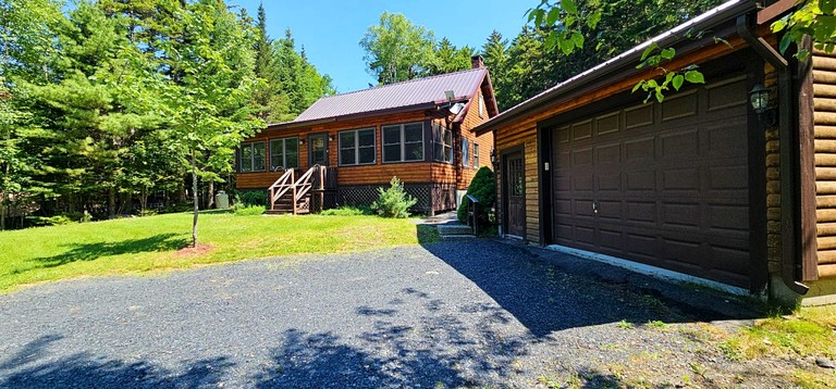 Cabins (United States of America, Beaver Cove, Maine)