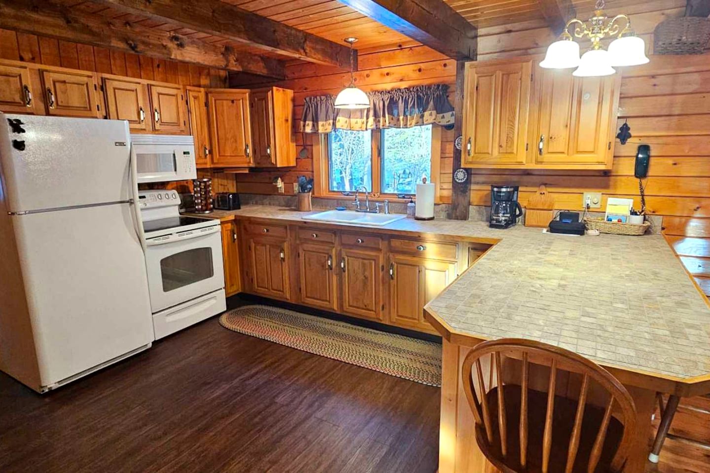 Dog-Friendly Cabin Near the Lake with Kayaks in Maine
