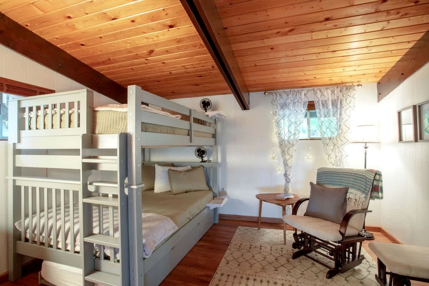 Dog Friendly Cabin on Lake Pend O'reille with Hot Tub and Lakefront Views, Perfect for a Family Retreat on the Lake