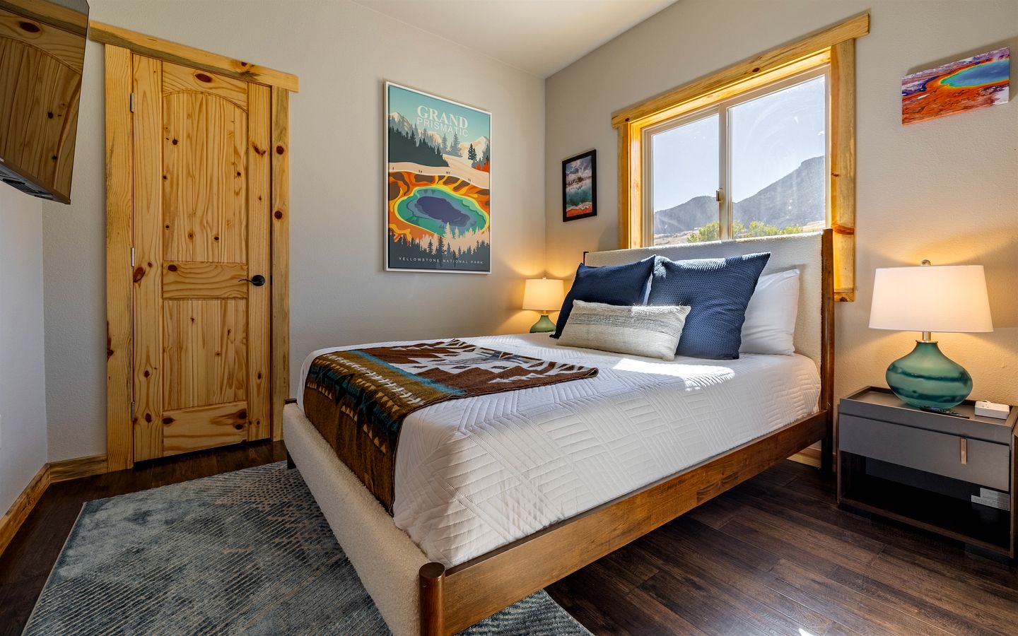 Dog-Friendly Cabin with Panoramic Mountain Views in Wyoming