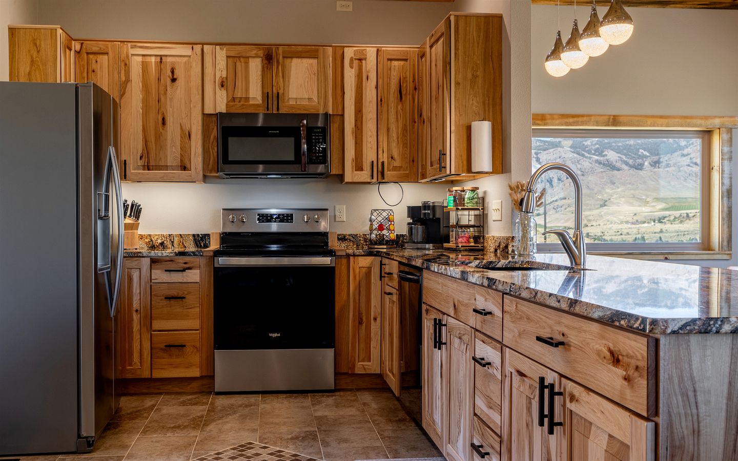 Dog-Friendly Cabin with Panoramic Mountain Views in Wyoming
