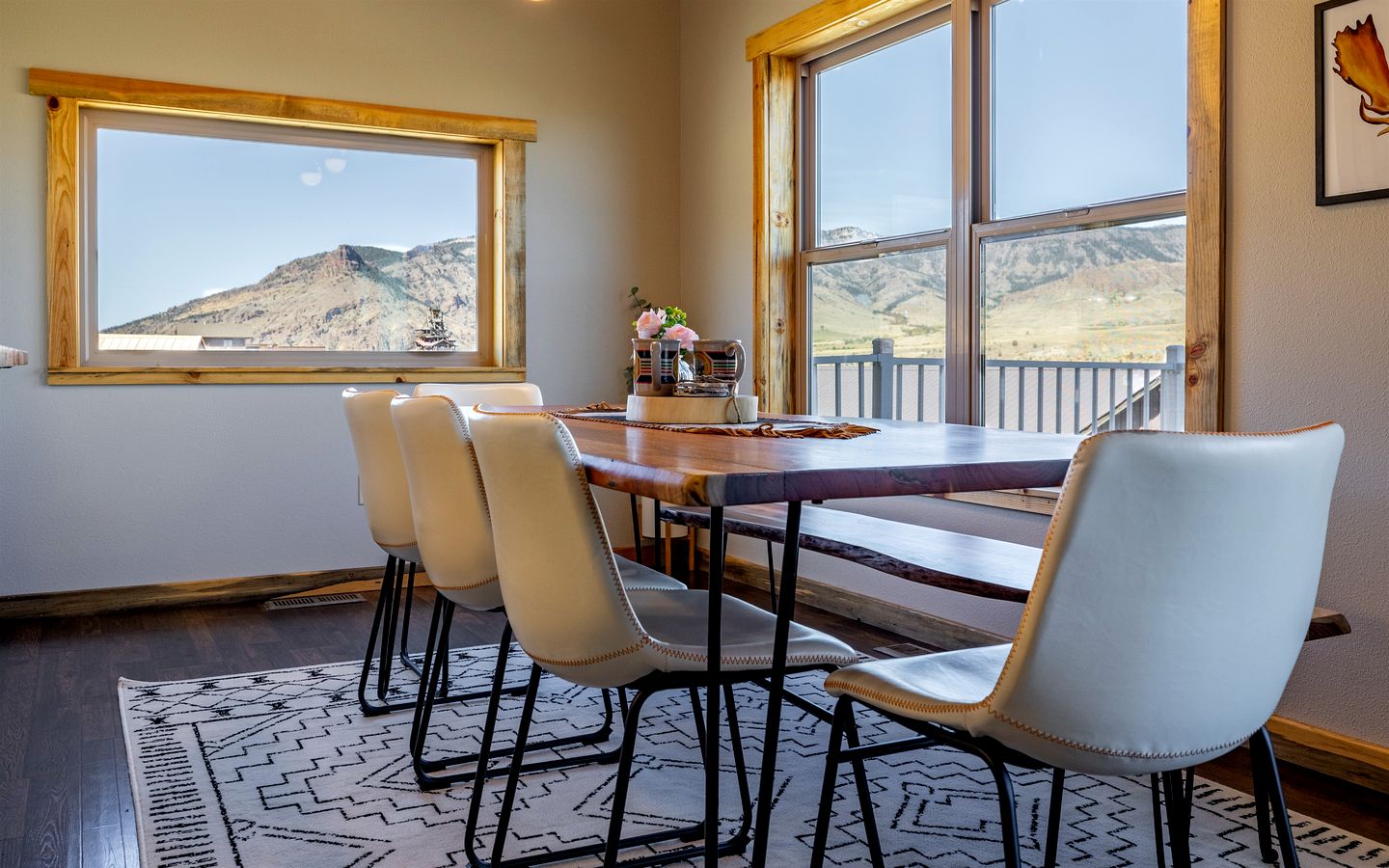Dog-Friendly Cabin with Panoramic Mountain Views in Wyoming