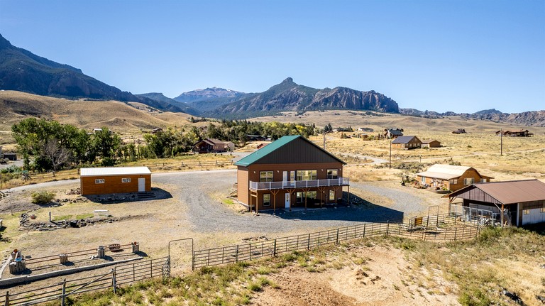 Cabins (United States of America, Cody, Wyoming)