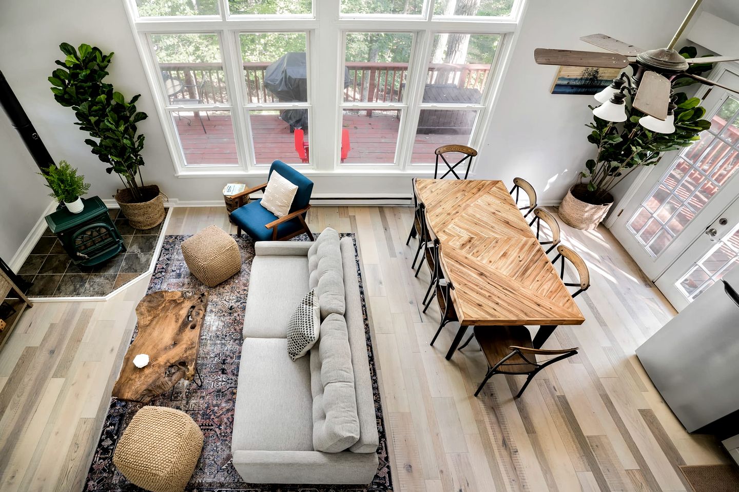 Updated Chalet-Cabin with Hot Tub, Fire Pit, Resort Amenities Surrounded by Amazing Views - the Perfect Getaway for Your Group in Hedgesville, WV