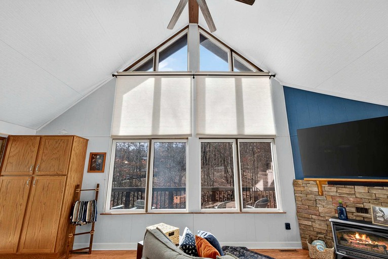 Cabins (United States of America, Hedgesville, West Virginia)